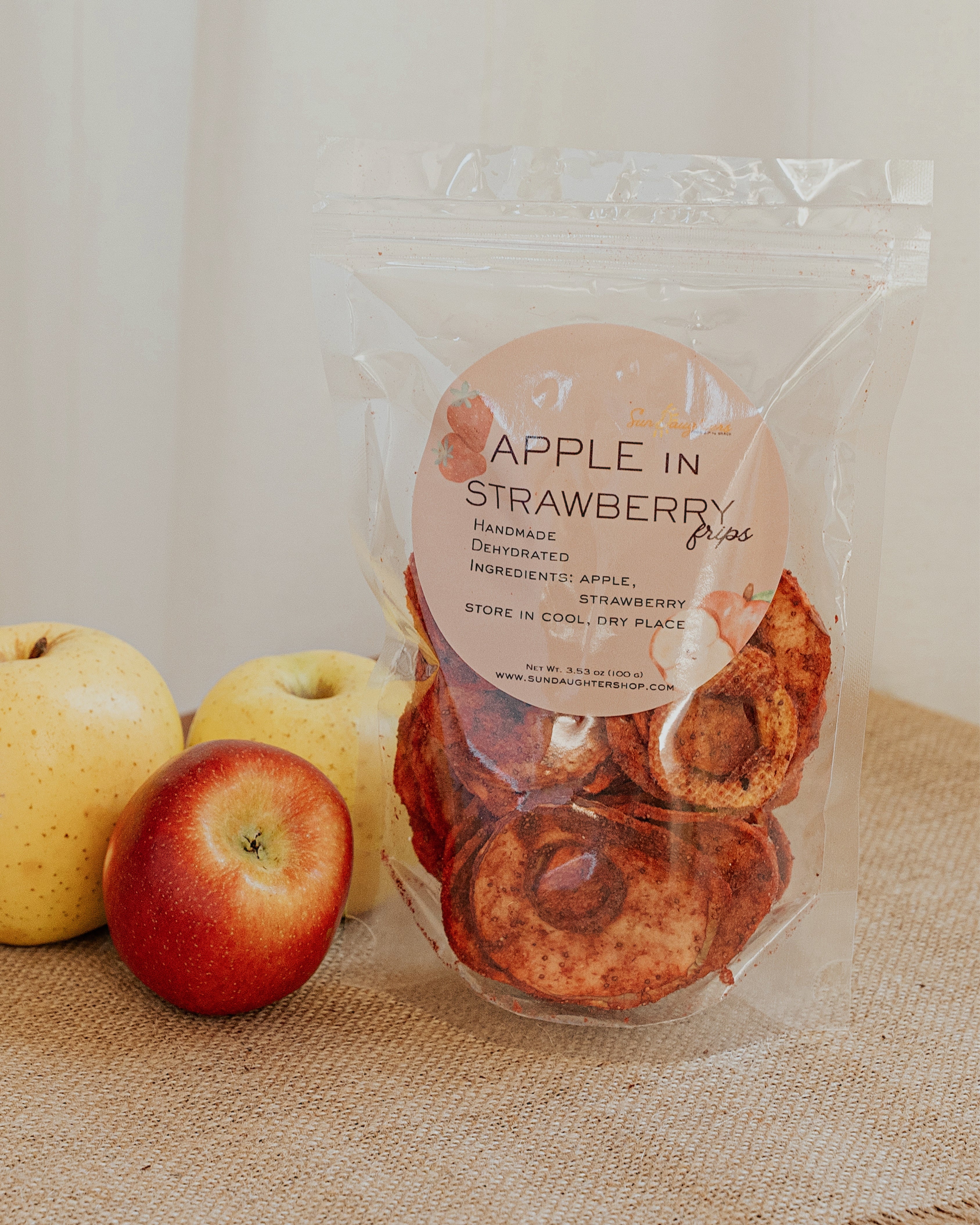 Apple in Strawberry Frips